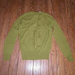 Women’s 100% Cashmere Sweater w/ Ruffled Frilly Front